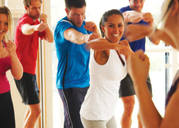 Grupo de personas practicando Body Combat