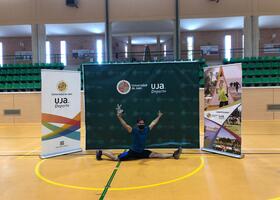 El campeón del desafío masculino en zona de premiación