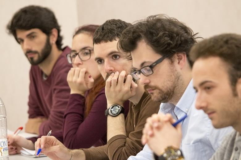 Estudiantes en un aula
