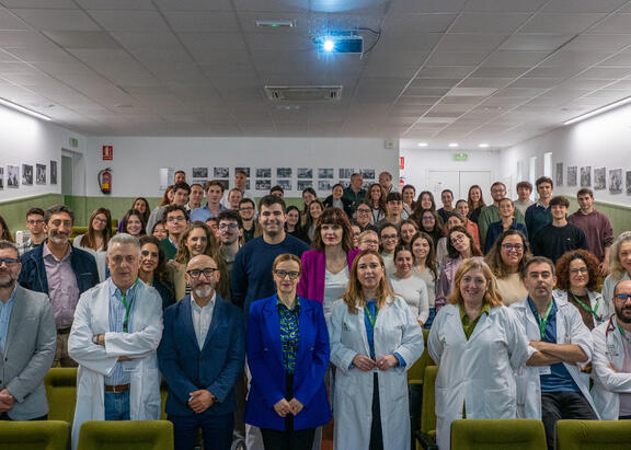 Responsables del Grado en Medicina de la UJA, del Hospital Universitario de Jaén y alumnado en prácticas.