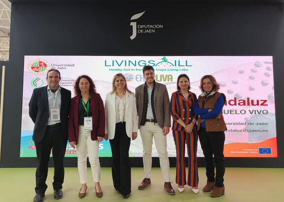 Presentación del proyecto en el stand de la Diputación de Jaén en Expoliva.