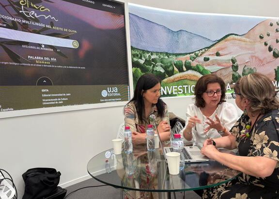 Manuela Ortega, Mercedes Roldán y Pilar Parra.