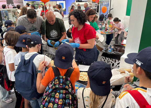 Taller divulgativo organizado en el marco de Expoliva.