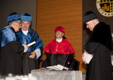 Información sobre Honoris Causa Juan Antonio Vera Torres