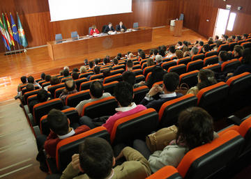 Jornada de Puertas Abierta de la UJA, en la EPSL