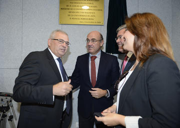 Información sobre la inauguración de la antigua Escuela de Magisterio