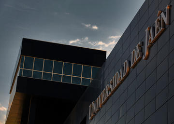Edificio C6, donde está el Centro de Estudios Avanzados en Lenguas Modernas