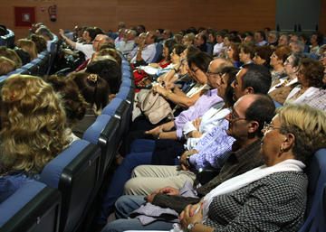 Alumnado asistente al acto inaugural.