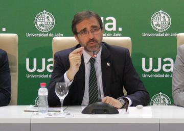 El Rector de la Universidad de Jaén, Juan Gómez Ortega.