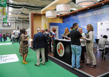 Stand de la UJA en Expoliva.
