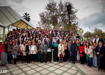 Foto de familia, tras la conclusión del acto.