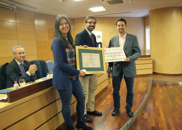 Premio al mejor Trabajo Fin de Grado en emprendimiento.
