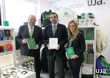 imagen de una nueva línea de productos oficiales de la UJA