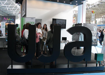 Stand de la UJA en Tierra Adentro.