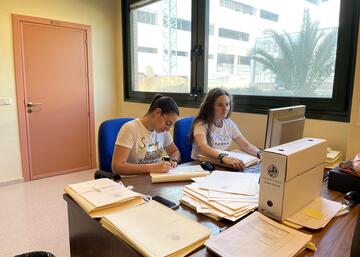 Alumnas del Master Estudios Avanzados en Patrimonio Cultural trabajando en el ordenador