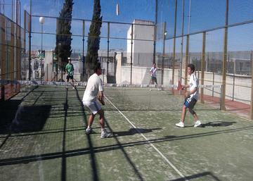 padel en las Instalaciones Deportivas de la UJA