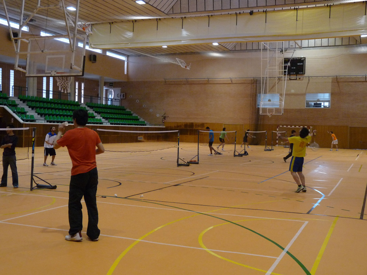 competición interna de badminton