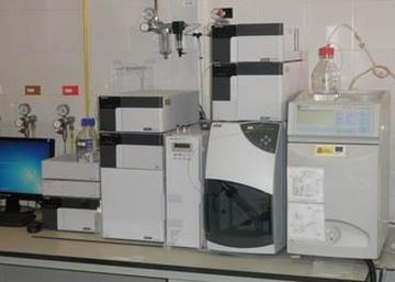 AC06-Cromatógrafo de líquidos 2