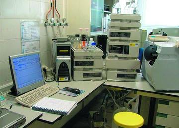 DM03-Espectrómetro de masas trampa iónica-HPLC