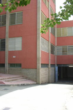 EDIFICIO C2 Entrada taller mantenimiento