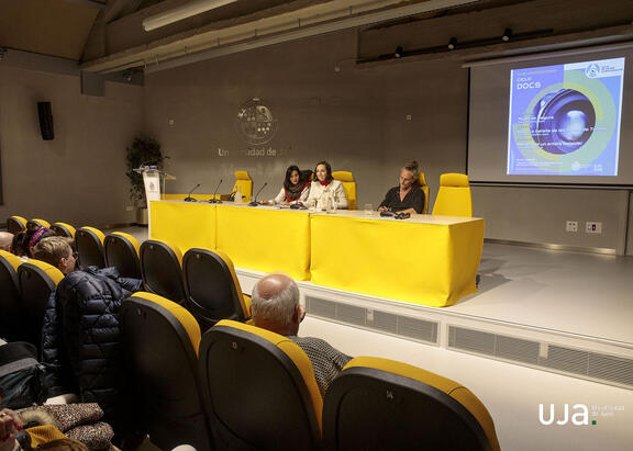 Presentación y proyección del documental.