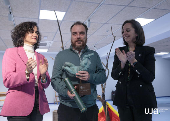 De izquierda a derecha, Isabel Abad, Arturo Méndez y Marta Torres.