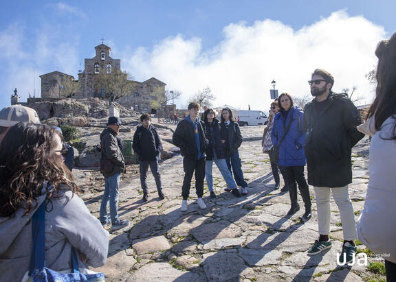 Un momento de la visita realizada al Santuario de la Virgen de la Cabeza.