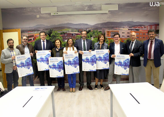 Representantes institucionales, en la presentación de los cursos. Foto: Álvaro Santiago.