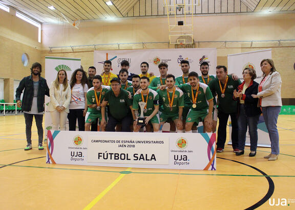 El equipo de Fútbol Sala Masculino de la UJA logró la medalla de plata. Foto: Álvaro Santiago.