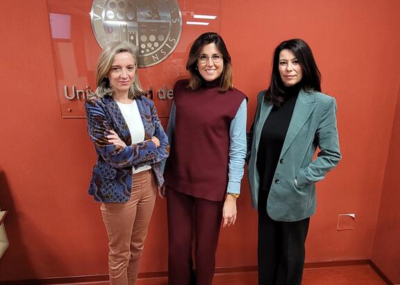 De izquierda a derecha, Mª Teresa Pérez, Isabel Fajardo y Mª Rosa Vallecillo.