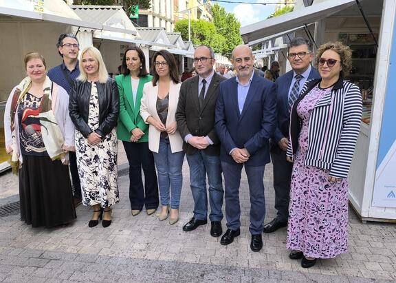 Representantes de las instituciones y entidades organizadoras, en la apertura.