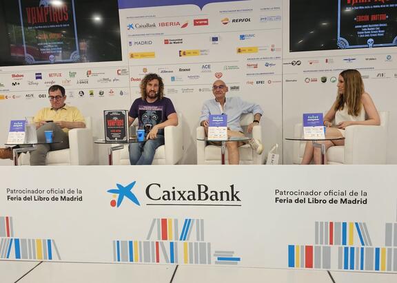 Eugenio Olivares, Julio Á. Olivares, Antonio Ballesteros y Laura Blázquez, durante la presentación de la obra en la Feria del Libro de Madrid