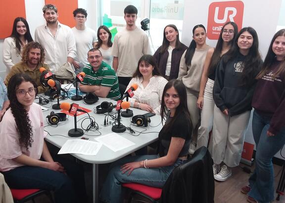 Participantes en el programa especial de UniRadio Jaén por el Día de la Salud 2026.