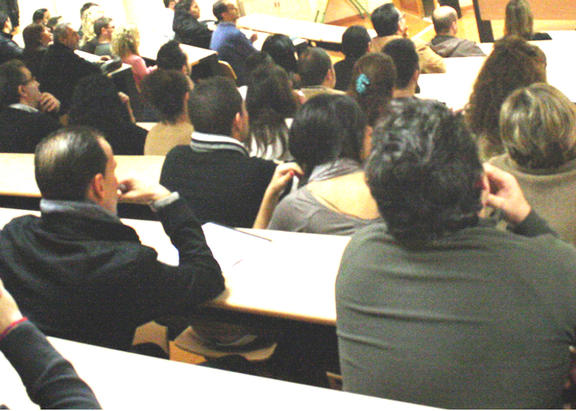 Sesión informativa de una anterior convocatoria de Prueba de Acceso a la Universidad para mayores de 25 y 45 años