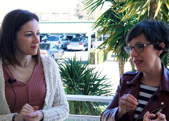 Las investigadoras Beatriz Montes Berges y María Aranda López, en una grabación de 'UJA Investiga', de Radio Jaén Ser.