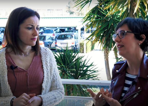 De izquierda a derecha, Beatriz Montes Berges y María Aranda López.