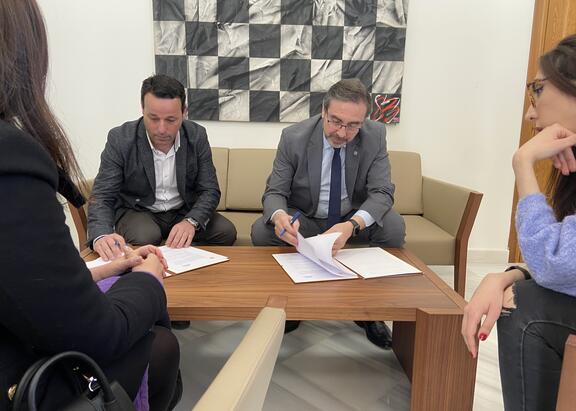 Momento de la firma del convenio
