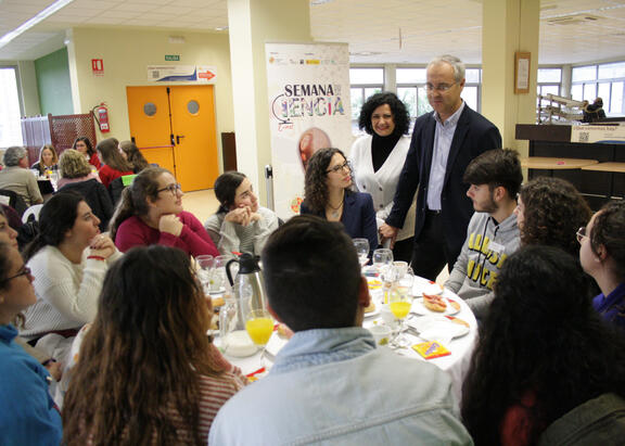 Juan Ramón Lanzas y Mª Paz del Moral, en el Café con Ciencia.