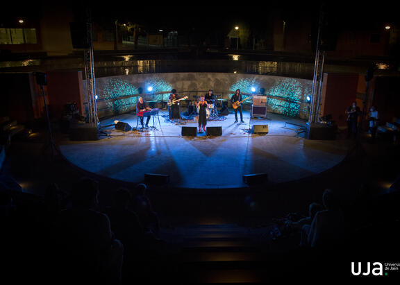 La Plaza de los Pueblo, durante el concierto de María Guadaña. Fotografía: Fernando Mármol