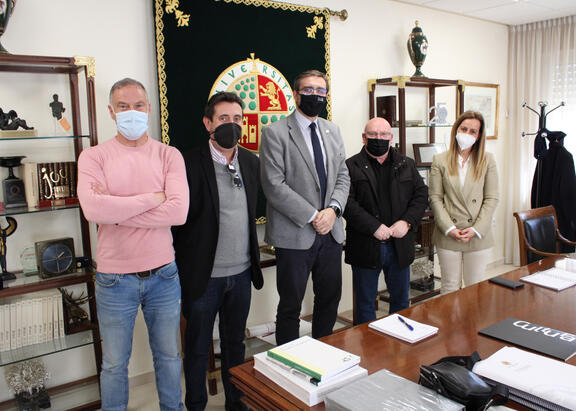 De izquierda a derecha, Javier López, Ginés Donaire, Juan Gómez, Antonio García y Eva Mª Murgado.