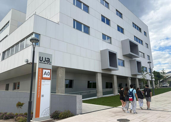 Edificio de la Facultad de Ciencias de la Salud (A0).