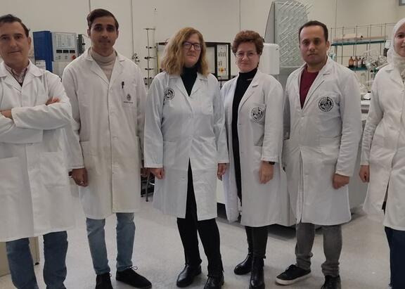 El equipo de investigación de la UJA al completo en el laboratorio.