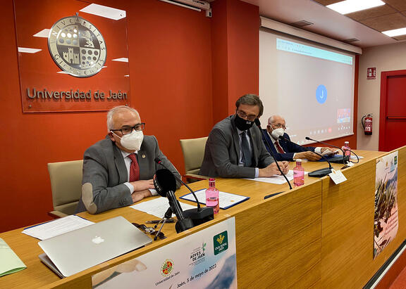 Manuel Parras, Juan Gómez y José Luis García-Lomas, en la inauguración de la jornada.