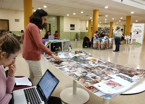 La UJA celebró la Feria asociativa y mercadillo solidario