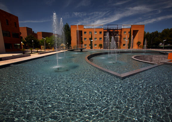 Plaza de los Pueblos de la Universidad de Jaén.