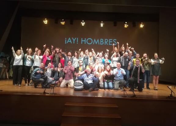 Foto de los miembros de Mamadou Teatro