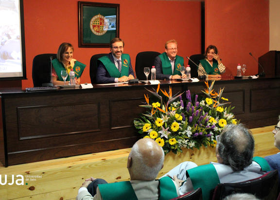 Encarnación Ruiz, Juan Gómez, Alejandro Jiménez e Inmaculada Barroso, en la inauguración del Colegio Mayor