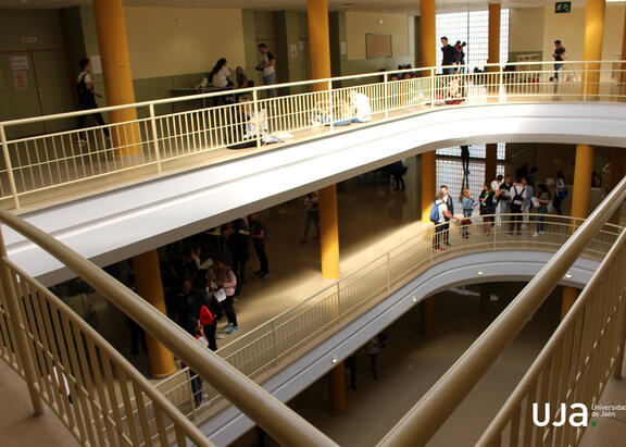 Aspecto del interior del edificio B 4, donde se desarrollaron las Pruebas de Acceso y Admisión a la Universidad. Foto: Álvaro Santiago