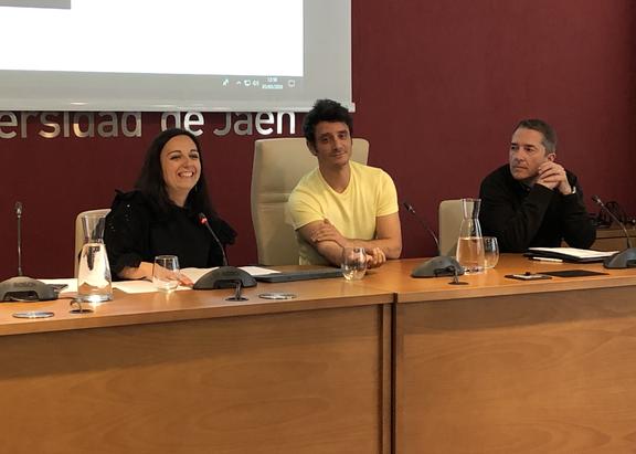 Ignacio Mateos, flanqueado por Marta Torres (Directora de Secretariado de Actividades Culturales) y Manuel Correa (Jefe de Servicio de Actividades Culturales)