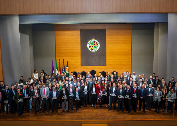 Foto de familia con empresas y entidades reconocidas.